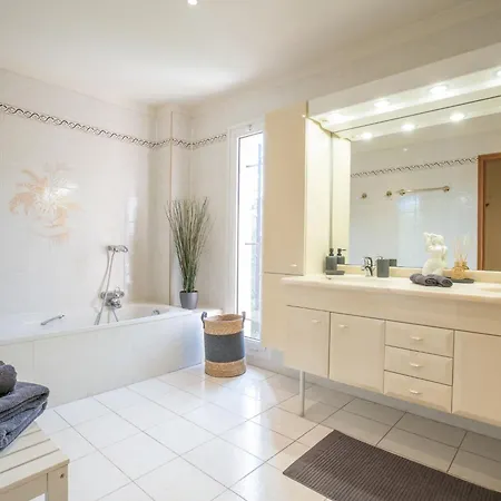 Cacharel - Max230 By Interhome *