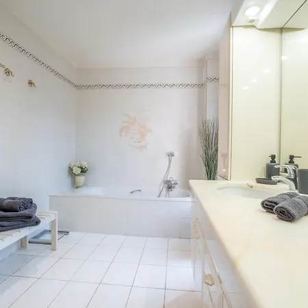 Villa Cacharel - Max230 By Interhome *